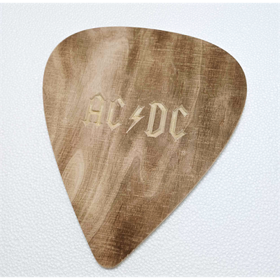 AC DC - drewniana kostka ozdobna. Dekoracje muzyczne ARQdecor.